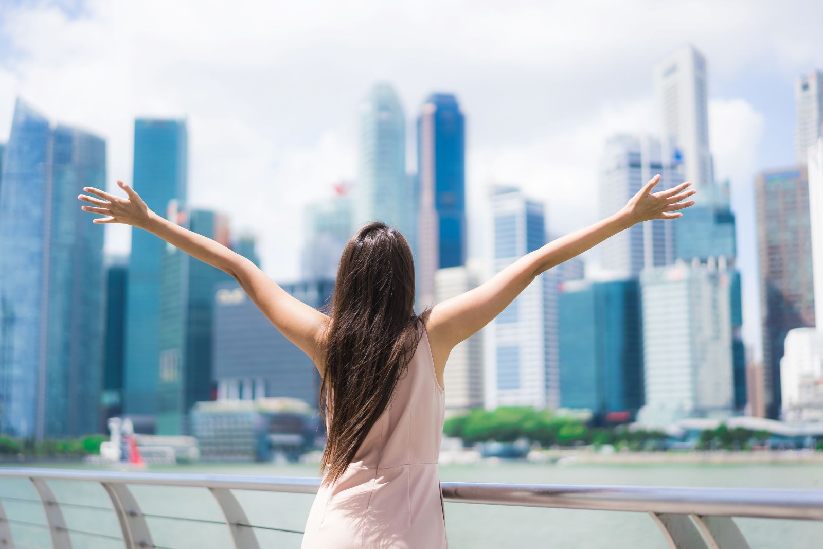 High-net-worth investor accessing fast Singapore bridging loan without income proof or TDSR restrictions