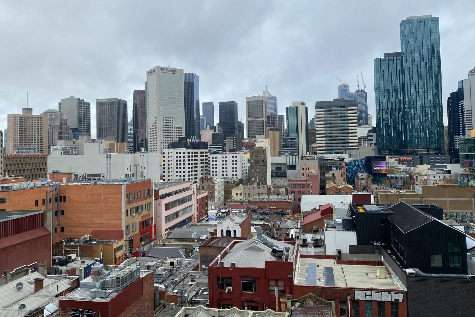 British-Australian and European property owners unlock equity from Australian real estate through bridge financing and cross-border lending solutions.