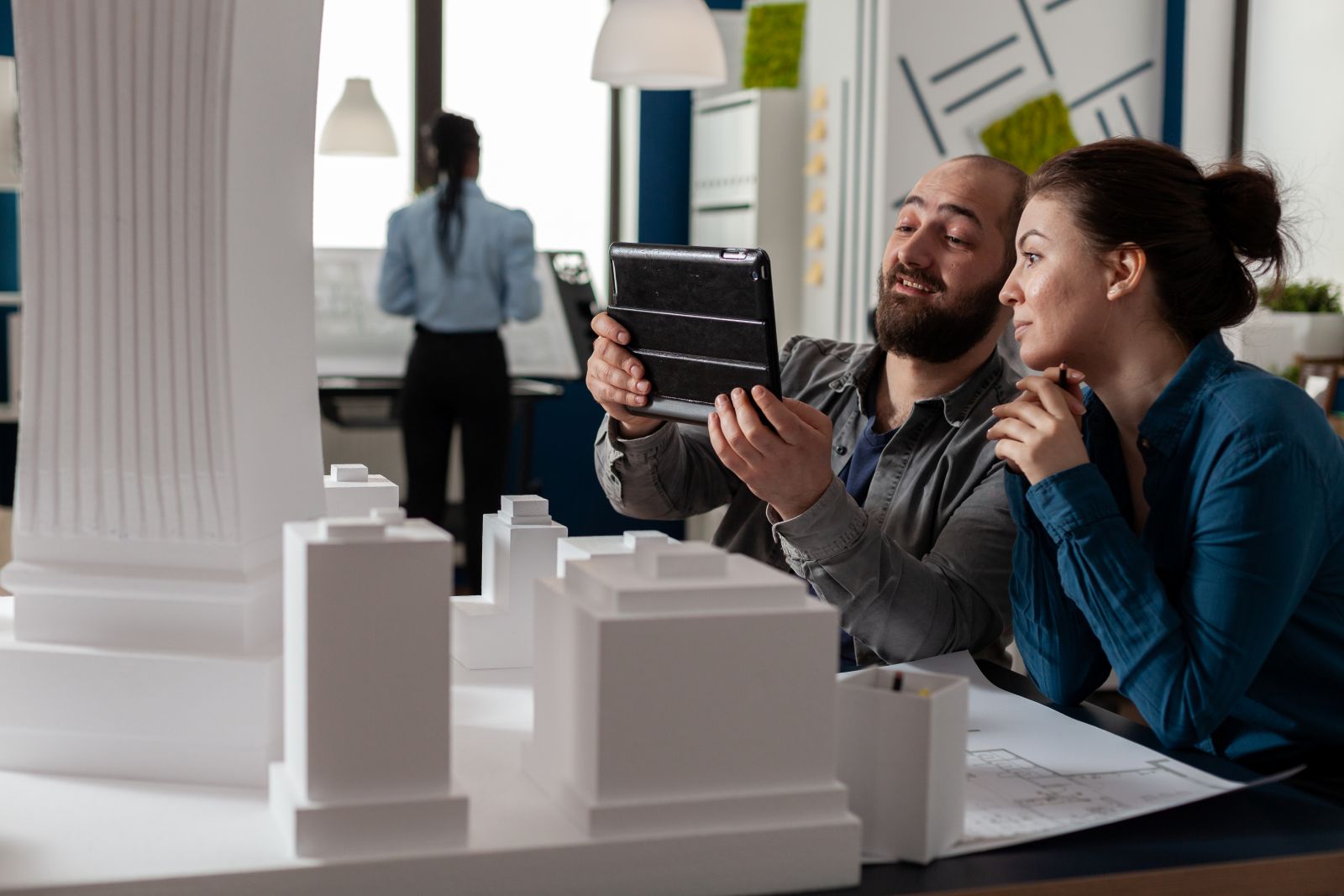 Global investor comparing America Mortgages, Griffin Funding, and HomeAbroad for US real estate financing solutions